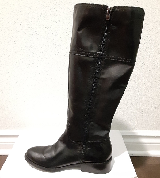 Marc Fisher - Picture 7 of 9